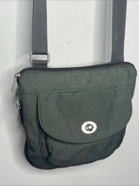 Baggallini  Crossbody Bag Green with Pattern EUC
